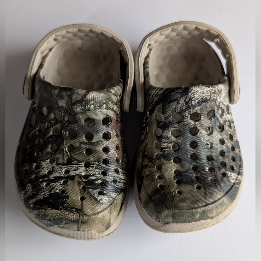 Toddler Camo Joybees Active Clogs Size 4/5